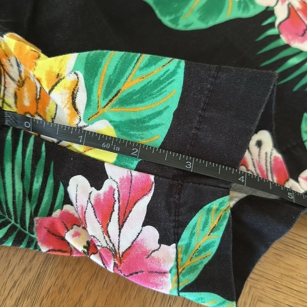 Old Navy Womens Hawaiian Floral Summer Shorts Size 2